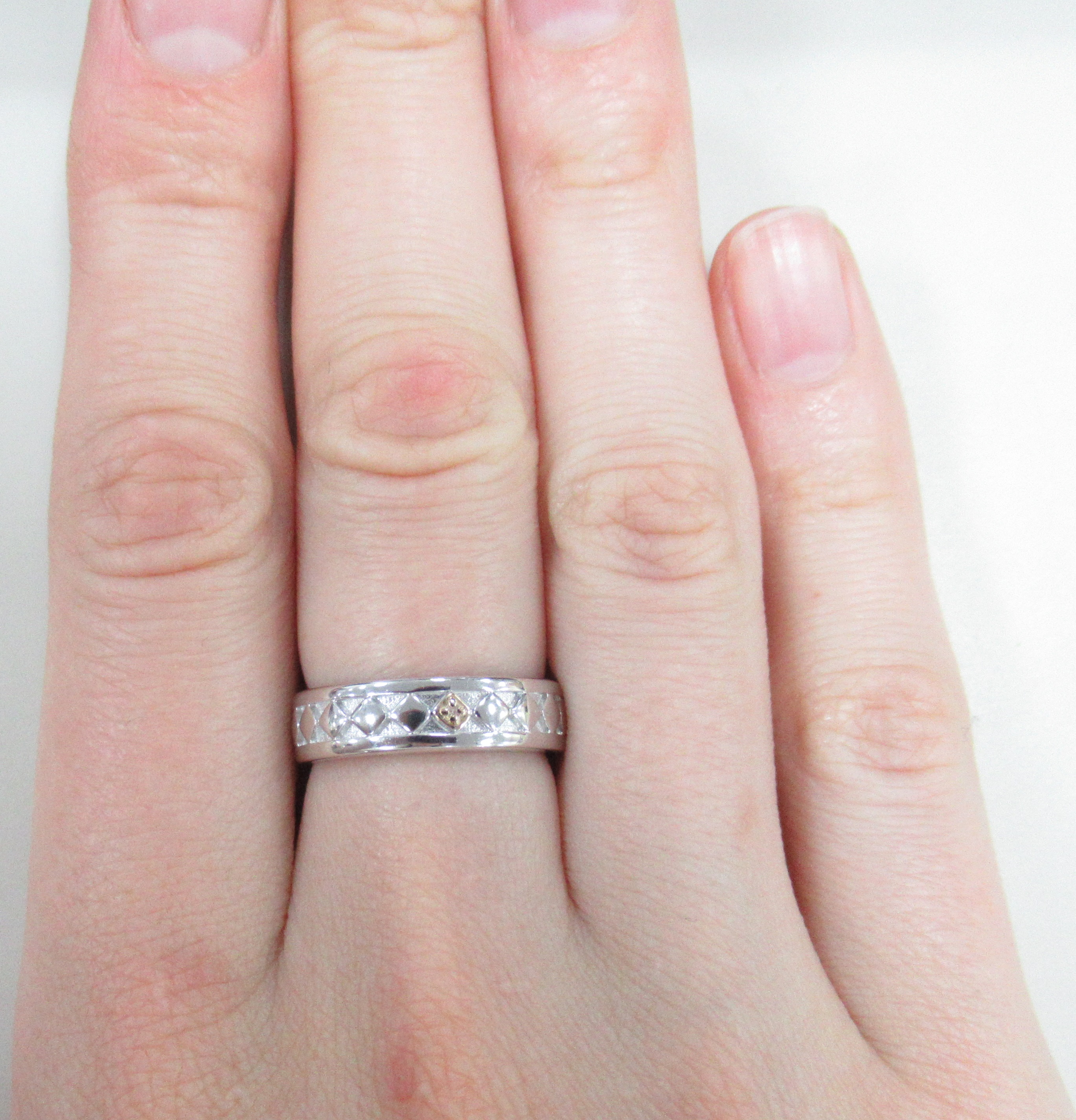 Серебряное кольцо с бриллиантом и золотом